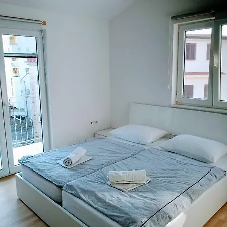 Apartment City